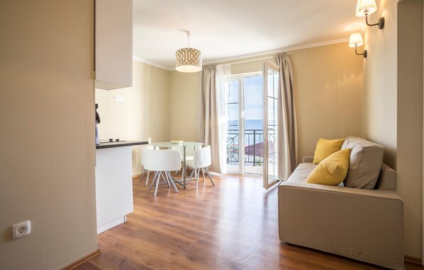 Living room - Awesome Apartment in Podstrana With 1 Bedrooms and Wifi (Podstrana)