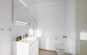 Bathroom - Nice Apartment in Lembruch/dümmer See With Wifi and Indoor Swimming Pool (Lembruch)