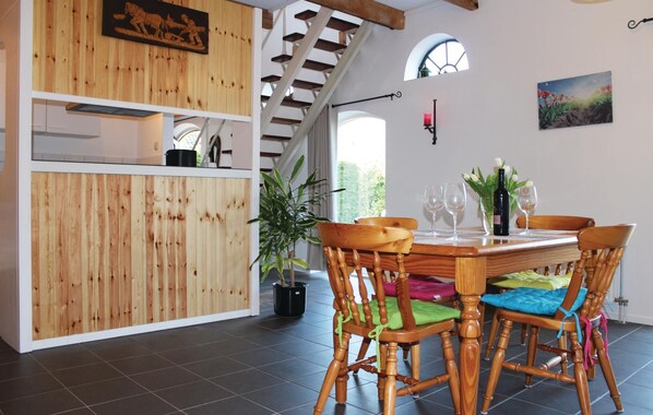 Private kitchen - Stunning Home in De Meern With 3 Bedrooms and Wifi (De Meern)