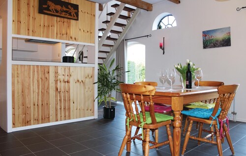 Stunning Home in De Meern With 3 Bedrooms and Wifi