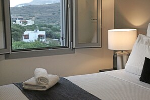 3 makuuhuonetta, silitysrauta/-lauta, ilmainen Wi-Fi, vuodevaatteet