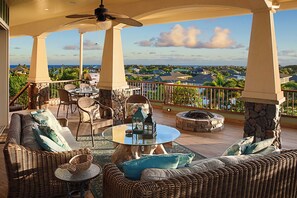 Outdoor dining - Hale Makani Nui: Sea-View Hilltop Villa Near Beaches (Koloa)