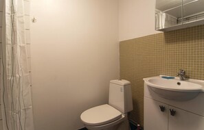 Bathroom - Beautiful Home in Visby With 1 Bedrooms (Visby)
