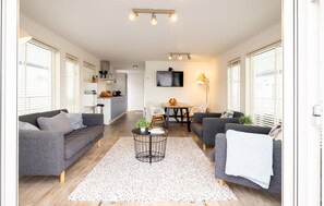 Room (AquaLiving) | Living room - Aqualiving (Aalsmeer)
