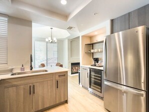 Fridge, microwave, oven, stovetop - 2BR Kierland Commons CozySuites by the golf course (Scottsdale)