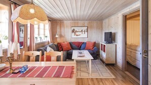 Living room - Beautiful Apartment in Sysslebäck With 2 Bedrooms and Wifi (Sysslebäck)