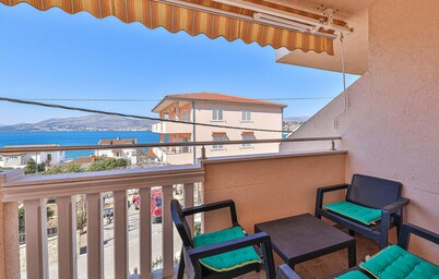 Awesome Apartment in Okrug Gornji With 2 Bedrooms and Wifi