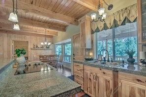 Fridge, microwave, stovetop, coffee/tea maker - Duck Creek Village Cabin: Hike, Ski, & Bike! (Duck Creek Village)