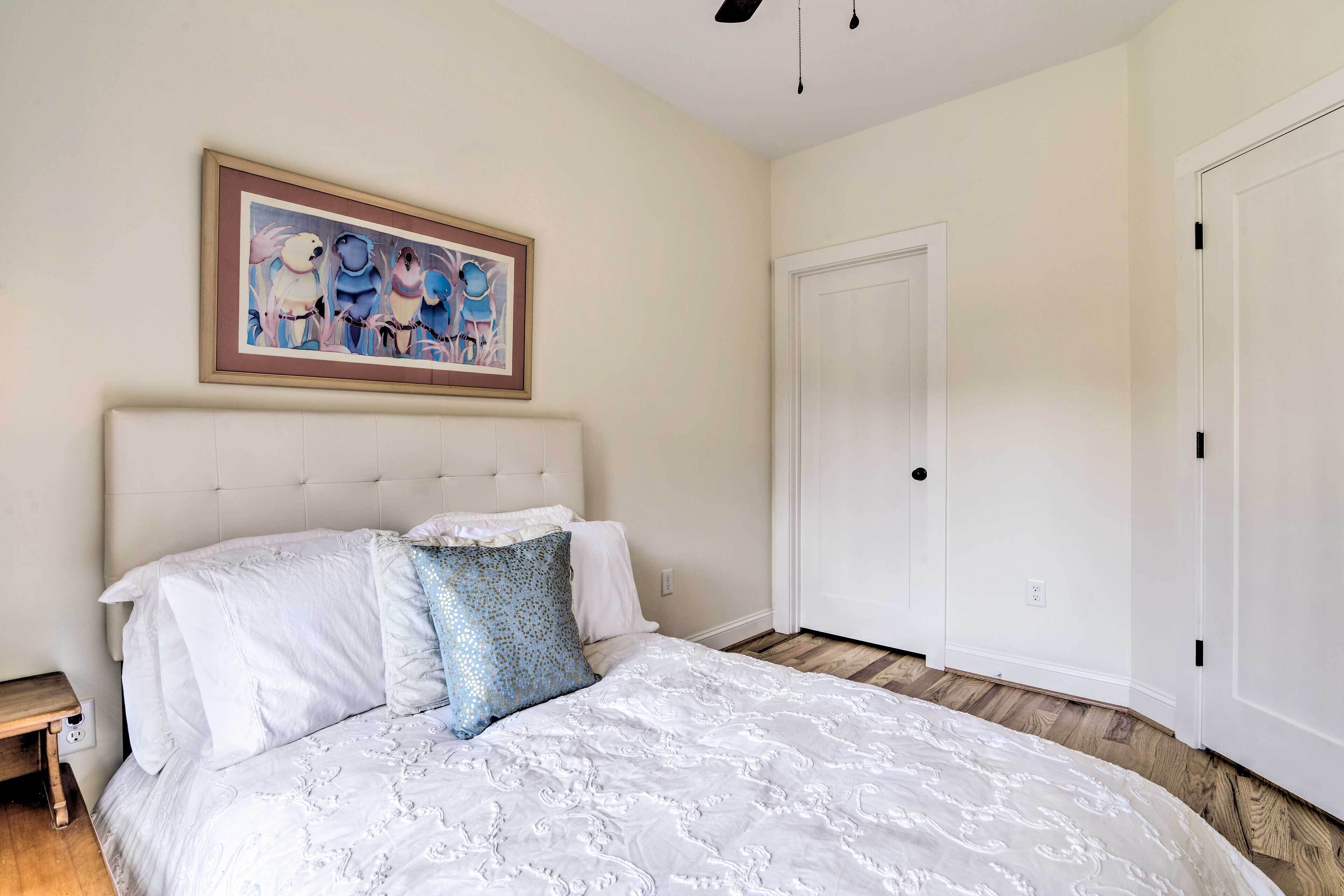 Beachfront Norfolk Paradise: Outdoor Shower!