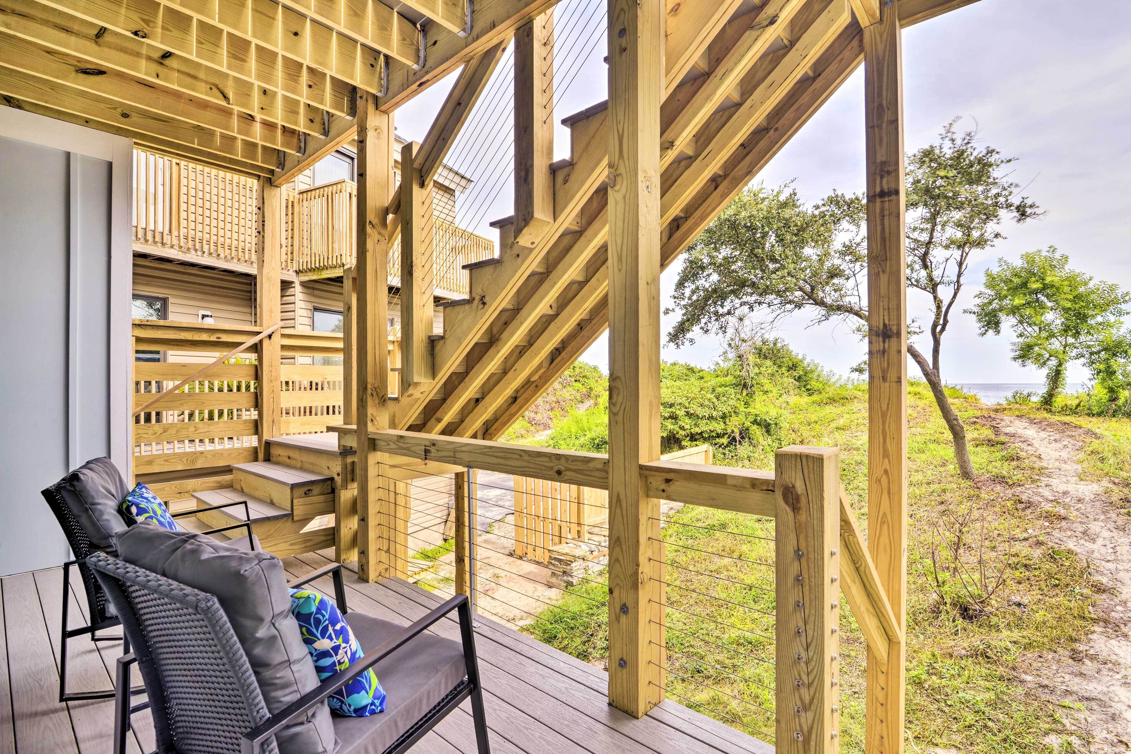 Beachfront Norfolk Paradise: Outdoor Shower!