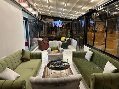 Standard Suite | Living area | LCD TV, iPod dock, MP3 dock