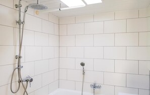 Apartment | Bathroom