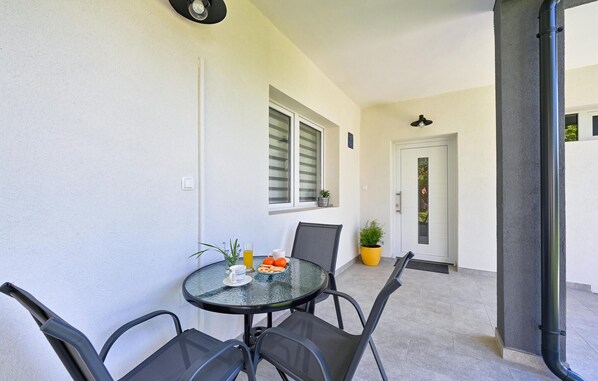 Exterior - Awesome Home in Trnovec With Wifi and 2 Bedrooms (Trnovec Bartolovecki)