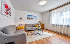 Living room - Awesome Home in Trnovec With Wifi and 2 Bedrooms (Trnovec Bartolovecki)