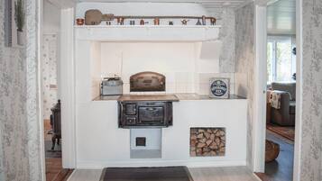 House | Dapur peribadi | Peti sejuk, alat memasak/pinggan mangkuk/perkakas dapur