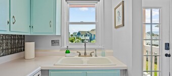 Cozy Townhouse w/ Beach Access & Intracoastal View