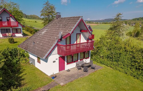 Stunning Home in Kirchheim/hessen With 3 Bedrooms and Wifi