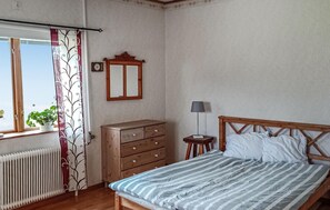 Apartment | 3 bedrooms, free WiFi