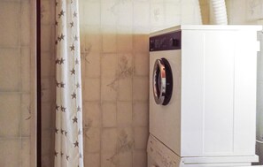 Apartment | Bathroom