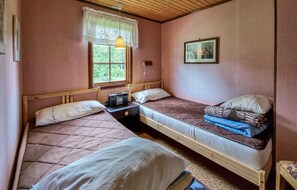 2 bedrooms, bed sheets