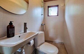 Bathroom - Beautiful Home in Timmele With Sauna and 2 Bedrooms (Timmele)