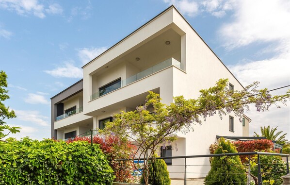 Apartment | Exterior