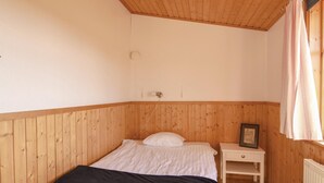 House | 2 bedrooms, WiFi (free), bed sheets - Beautiful Home in Tösse With 2 Bedrooms and Wifi (Tösse)