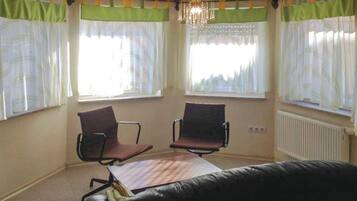 Apartment | Wohnzimmer | Fernseher