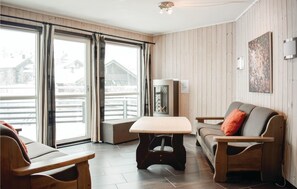 Living room - Awesome Apartment in Hemsedal With 3 Bedrooms, Sauna and Wifi (Hemsedal)