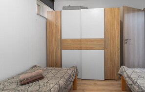 Apartment | 2 bedrooms, free WiFi, bed sheets