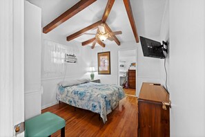 3 bedrooms, free WiFi - Soul Shine - Pet Friendly - Directly Across From the Beach (North Myrtle Beach)