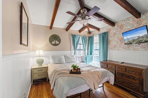 3 bedrooms, free WiFi - Soul Shine - Pet Friendly - Directly Across From the Beach (North Myrtle Beach)