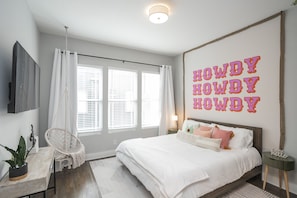 4 bedrooms, desk, iron/ironing board, travel crib