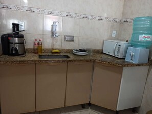 Departamento | Cocina privada | Refrigerador, microondas y licuadora 