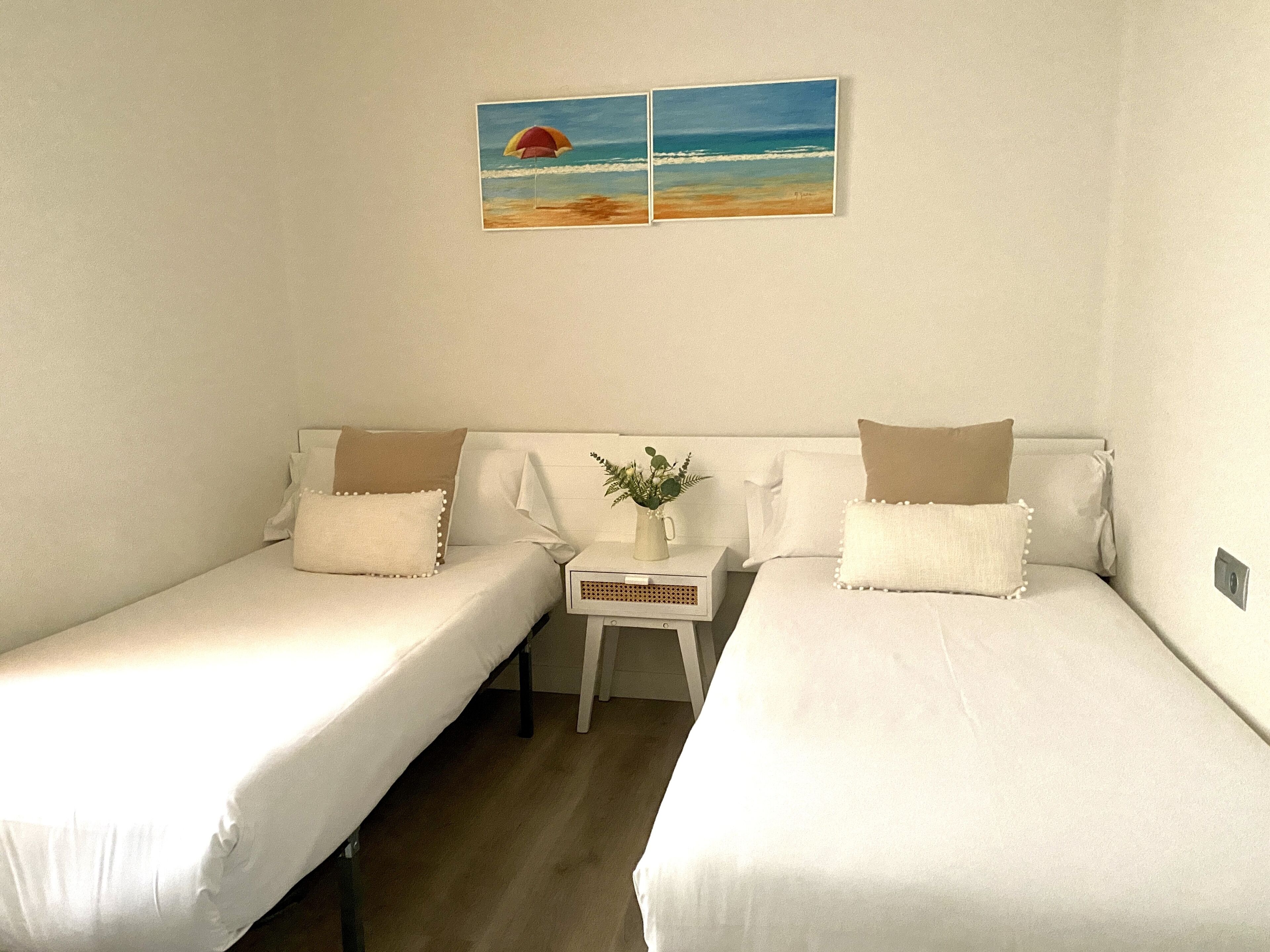 APARTMENT WITH 2 BEDROOMS IN TRIANA, NUEVO, WIFI, VERY CLOSE TO GUADALQUIVIr AND THE CENTER