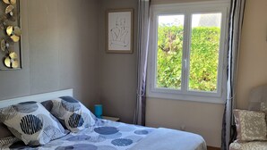 2 soverom, strykejern/-brett, reiseseng for barn og wi-fi (inkludert)
