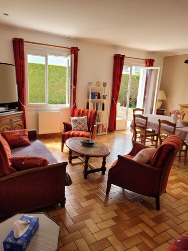 Les Marmots, maison  individuelle proche plage et commerce avec terrain au calme