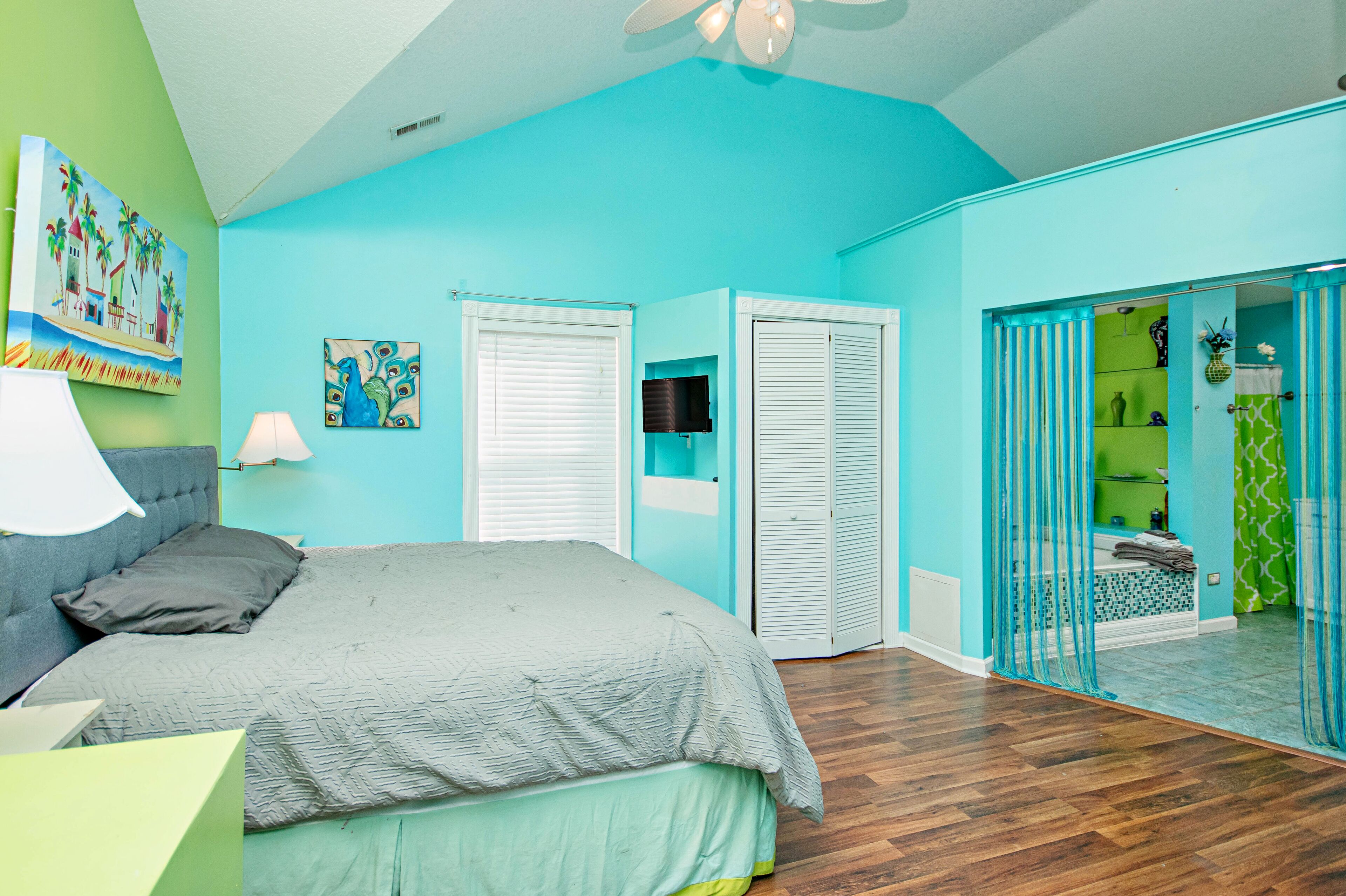 4 Bedroom | OCEAN LAKES | Fresh Updates | Huge Deck | Cornet Lot