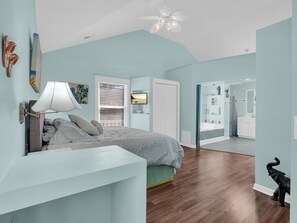 4 bedrooms, travel crib, free WiFi, bed sheets