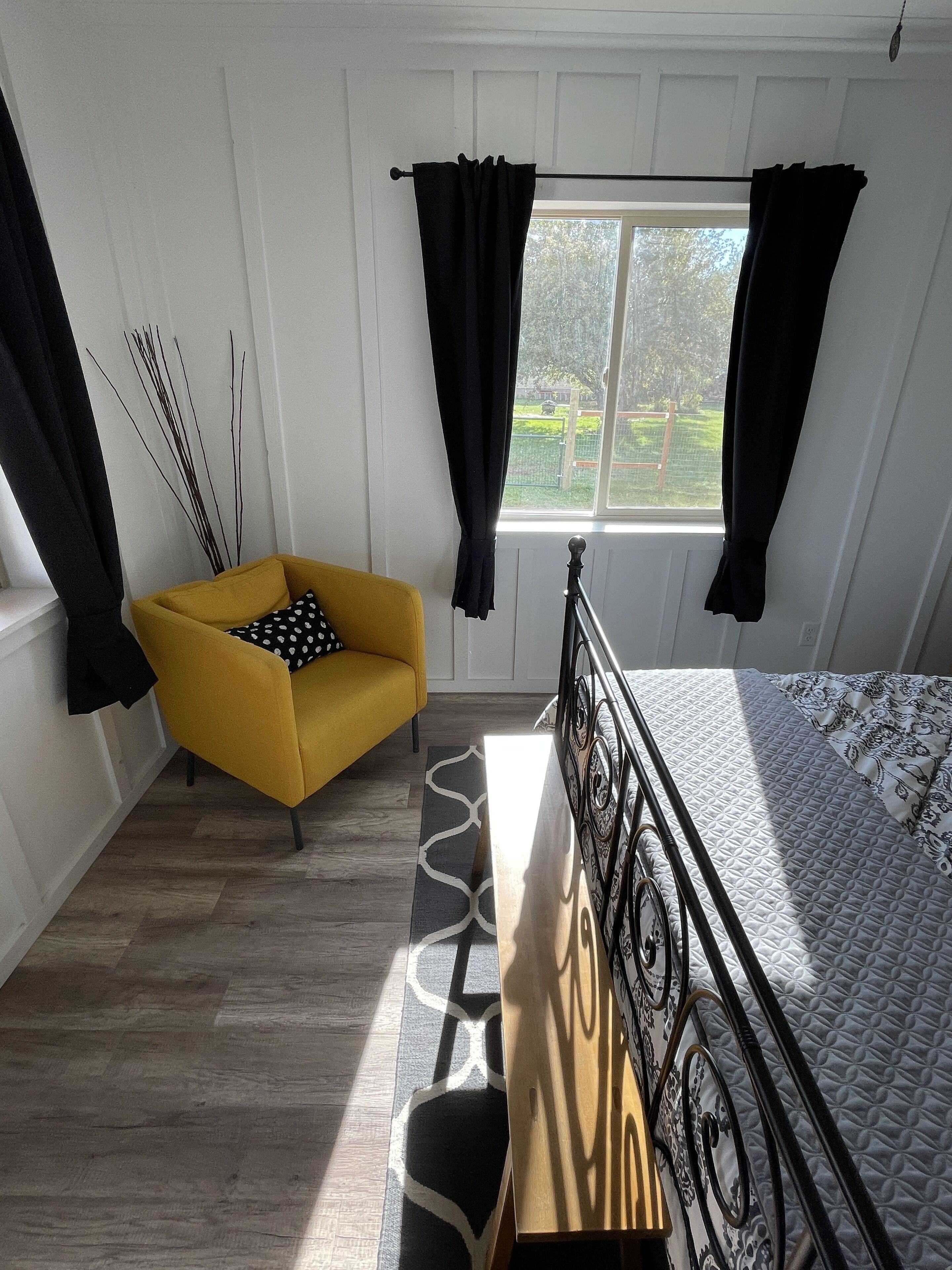 Lava Hot Springs Country Farmhouse 2 bedroom, sleeps 8.