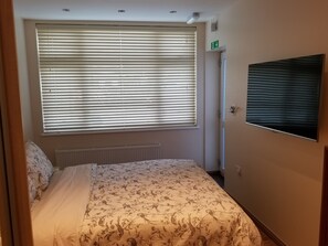 1 habitación y caja de seguridad en la habitación 