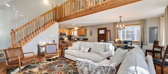 Cozy Poconos Chalet - w/Hot Tub, Sauna, & Lake Access!