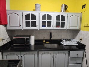 舒適套房 | 私人廚房 | 大型雪櫃/冰箱、微波爐、焗爐、多士爐