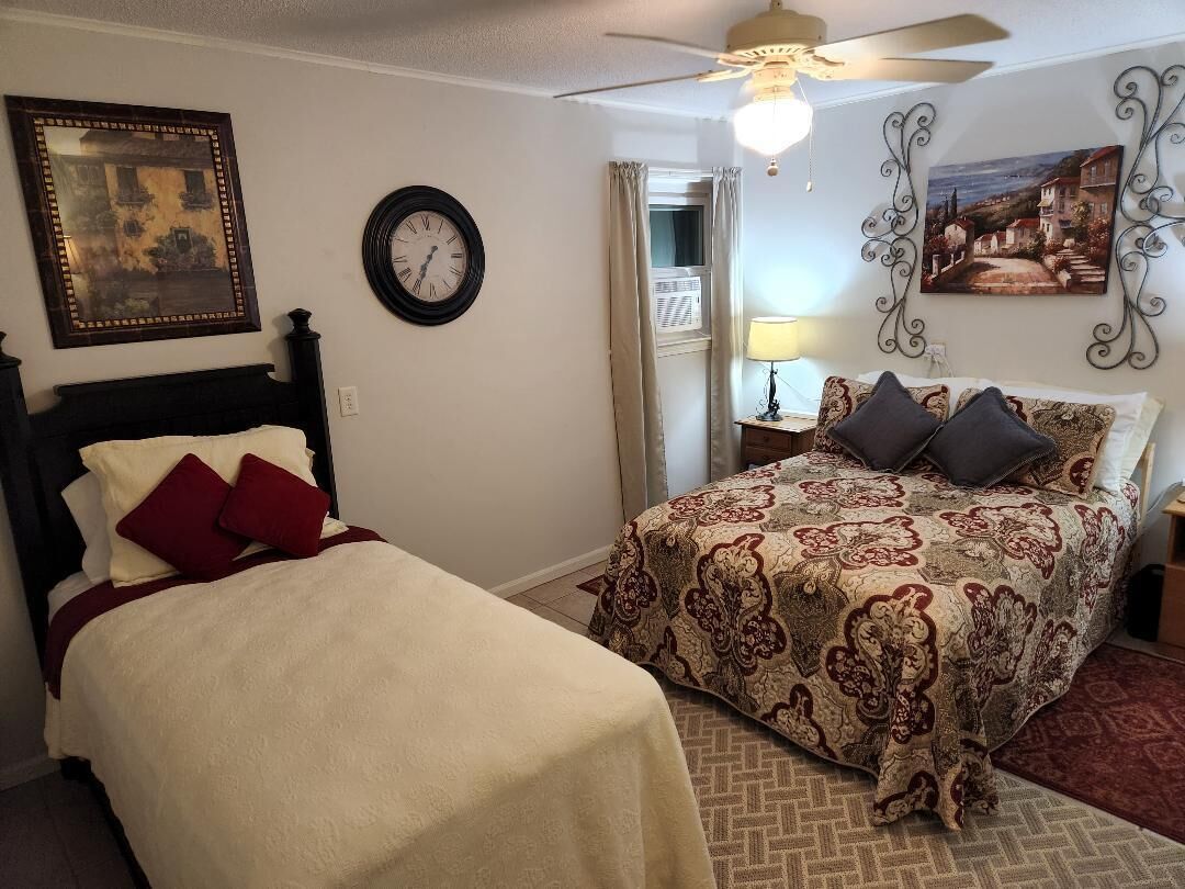 2 bedrooms, desk, iron/ironing board, free WiFi