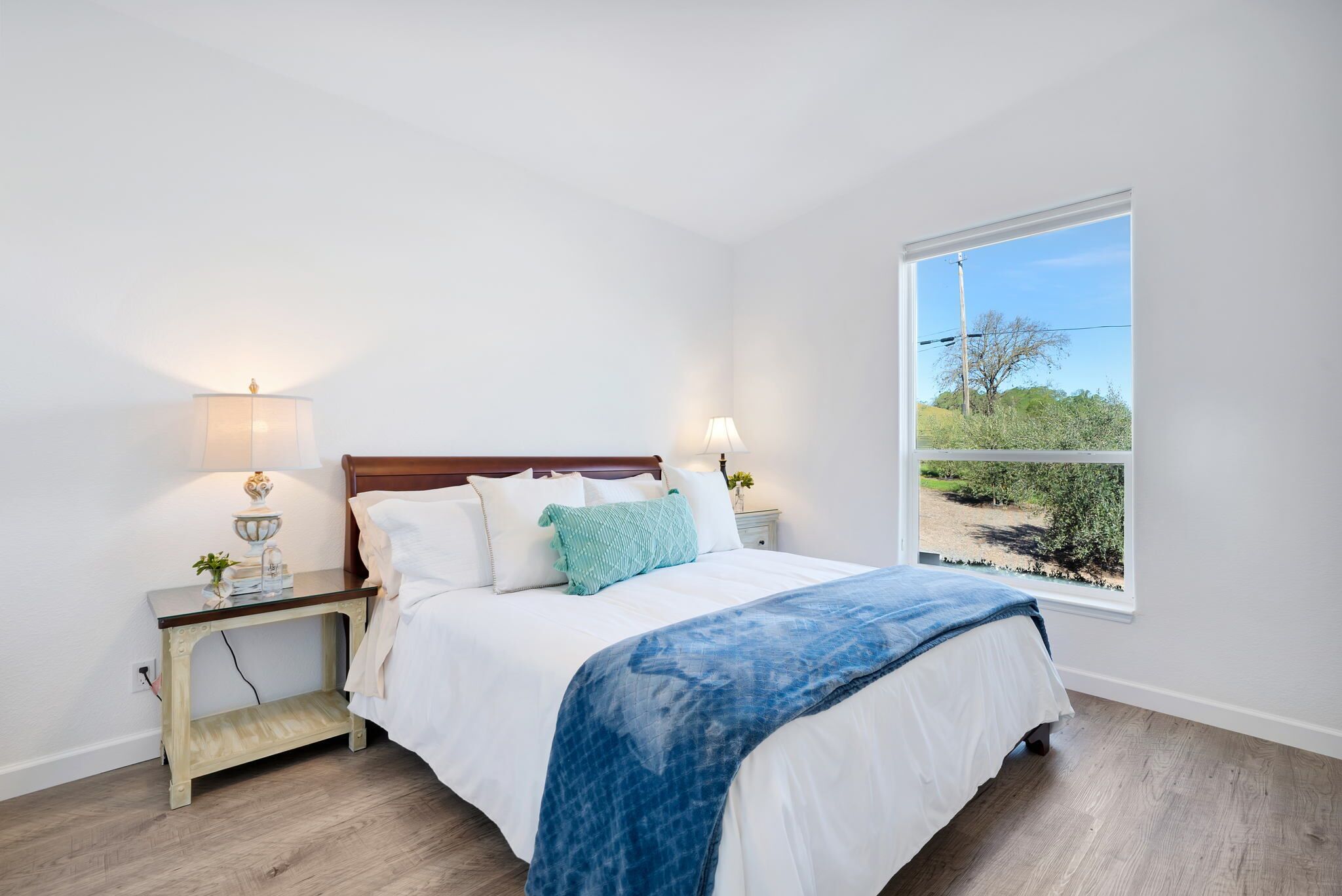 Private Vineyard Residence - 12 minutes from Downtown Healdsburg