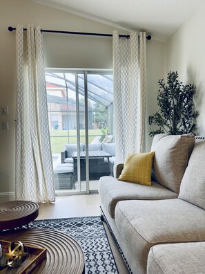 Smart TV, futbolito y tenis de mesa 