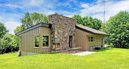 Kettleby Country Retreat On 2.5 Acres