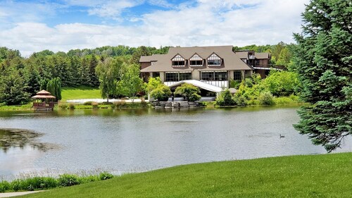 Kettleby Country Retreat On 2.5 Acres