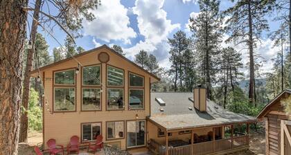 Spacious 3BR/2Ba Cabin Retreat in the Woods!!