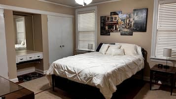 3 bedrooms, desk, iron/ironing board, free WiFi